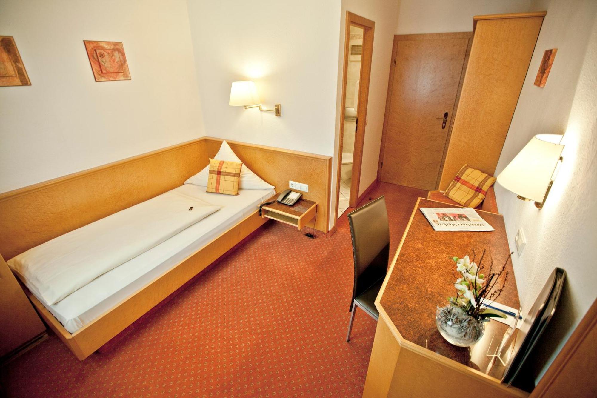 Wuermtaler Gaestehaus Gräfelfing Rom bilde